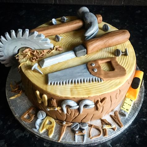 Carpenters cake with tools and circular saw all made from fondant Sabrina Carpenter Birthday, 30th Birthday Cakes For Men, Fisherman Cake, Tools Cake, Construction Cake, Birthday Cake For Him, Elegant Birthday Cakes, Carpenter Tools, Chocolate Cake Decoration