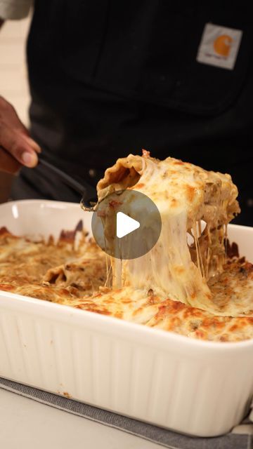 Chicken And Mozzarella, Chicken Lasagna Rolls, Caribbean Jerk Chicken, Lasagna Noodles, Chicken Lasagna, Green Bell Pepper, Jerk Seasoning, Lasagna Rolls, Cheesy Sauce