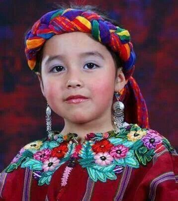 Linda,   La grandeza de la cultura Guatemalteca Fb. Pg Guatemalan Traditional Clothing, Guatemala Traditional Clothing, Guatemalan Quetzal Art, Guatemala Culture Aesthetic, Guatemala People, Face Reference, Angel Face, Guatemala, First World