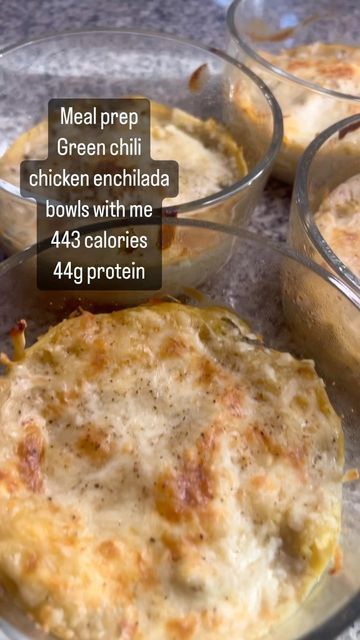 Macro Friendly White Chicken Enchiladas, Enchilada Bowls Healthy, Chicken Green Enchilada Sauce, Enchilada In A Bowl, G Hughes Sauce Recipes, Shredded Chicken Macro Recipes, Macro Friendly Shredded Chicken Recipes, Chicken Enchilada Bowl Healthy, Green Chili Chicken Bowls