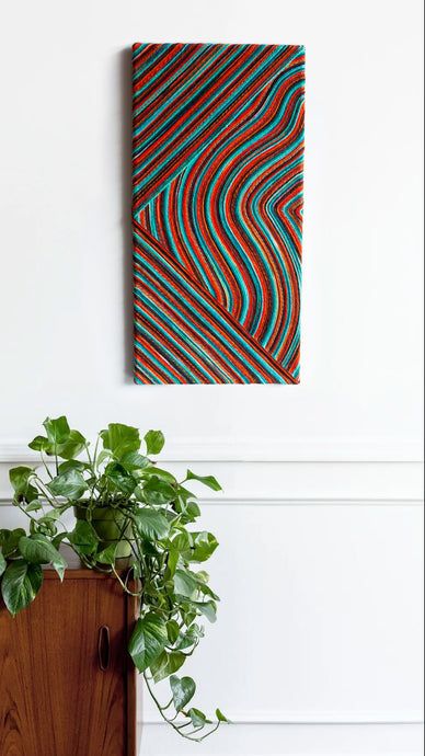 Yarn Art On Canvas Diy, Yarn Canvas Art, Yarn Art On Canvas, Yarn Wall Art Diy, Yarn Art Diy, Yarn Painting Art, Teal And Burgundy, Yarn Art Projects, Contrast Pattern