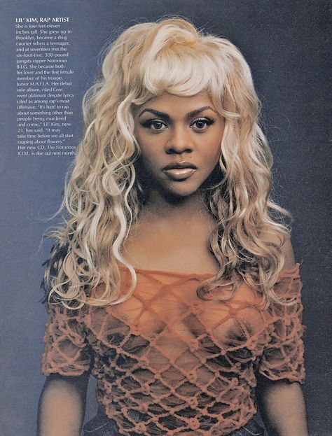 Lil Kim Young, Lil Kim 90s Outfits, Lil Kim 90s, Kim Makeup, Lil Kim, Hip Hop And R&b, Black Hollywood, Zoo Wee Mama, Hip Hop Rap