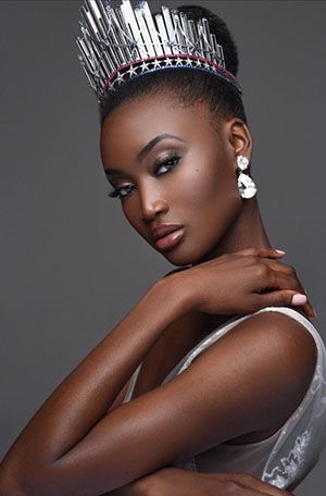 Deshauna Barber, Sister To Sister, Black Creators, Pageant Photography, Pageant Tips, Pageant Headshots, Headshot Poses, Black Women Makeup, Miss Usa