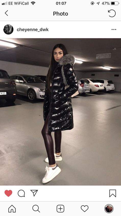 Moncler Coat Outfit, Moncler Jacket Women Outfit, Coat Outfit Women, Jacket Women Outfit, Moncler Jacket Women, Moncler Coat, Jacket Outfit Women, Branded Outfits, Feather Jacket