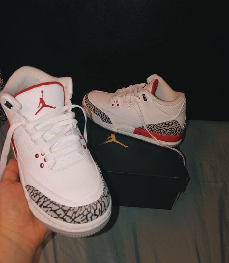 Air Jordan 3 Retro **white \ Fire Red** Air Jordan 3 Retro Outfit, Red Jordan 3 Outfit, Red Jordan 3 Outfit Women, Fire Red 3s, Red And White Air Jordans, Tenis Jordan Retro, Jordan 3 Outfit Women, Air Jordan 3 Retro Fire Red, Jordan 3 Og Fire Red