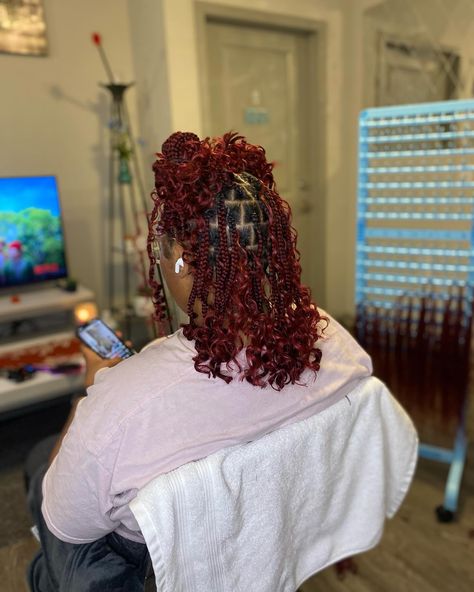 Burgundy medium size boho bob🔥🔥🔥😍! I know i ate with this 💪🏾. #bohobob #knotlessbraids #braids #knotlessbraids #summer Red Boho Bob Knotless Braids, Bob Knotless Braids, Boho Bob, Braids Red, Jojo Jojo, Red Bob, Feed In Braids Hairstyles, Feed In Braid, Braids With Curls