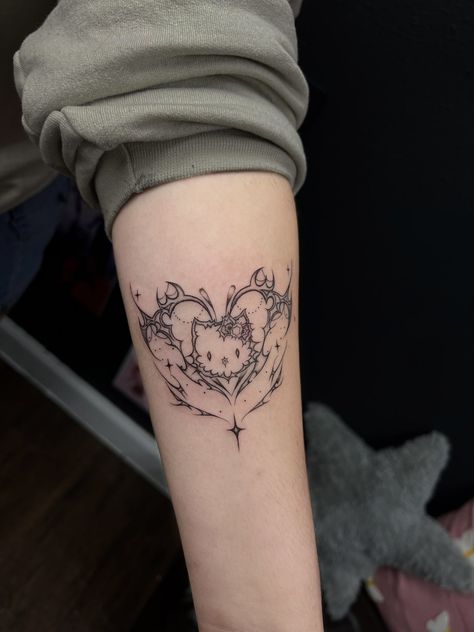 4x4 Tattoo, Grunge Tats, Tatuaje Hello Kitty, Emo Tattoos, Hello Kitty Tattoos, Aesthetic Tattoos, Pretty Hand Tattoos, Tattoo Aesthetic, Sharpie Tattoos