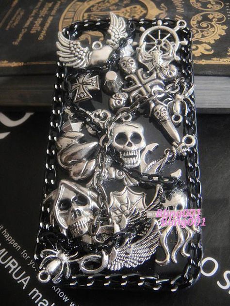 Custom Phone Cases Diy, Skull Rock, Diy Bling, Bling Phone Cases, Decoden Phone Case, Iphone Covers, Emo Wallpaper, Pinterest Diy Crafts, Stylish Phone Case