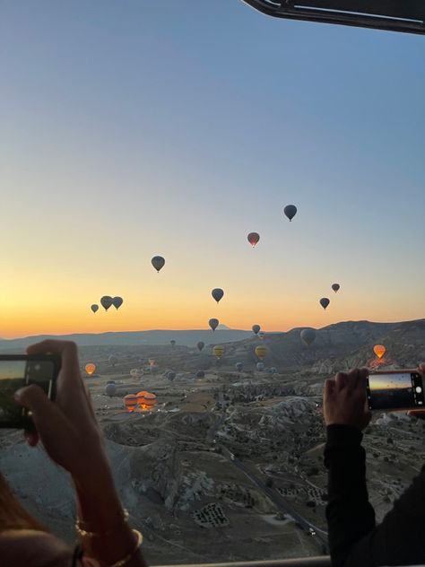 cappadocia | hot air balloon ride | hot air balloons | sunrise | turkey | travel | travel aesthetic | tourist | tourist aesthetic Tourist Aesthetic, Cappadocia Hot Air Balloon, Hot Air Balloon Ride, Hot Air Balloon Rides, Turkey Travel, Hot Air Balloons, Air Balloons, Travel Aesthetic, Hot Air Balloon