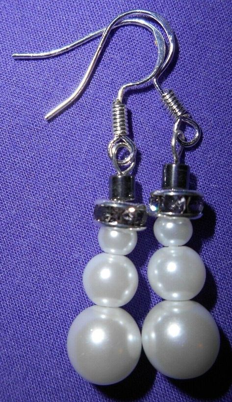 Simple Bead Earrings, Rhinestone Hat, Handmade Bead Jewellery, Weird Jewelry, Holiday Beading, Silver Theme, Beaded Earrings Diy, Holiday Snowmen, Handmade Sellers