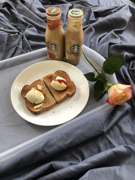 romantic breakfast in bed with coffee and rose Couple Bed, Romantic Breakfast, Breakfast In Bed