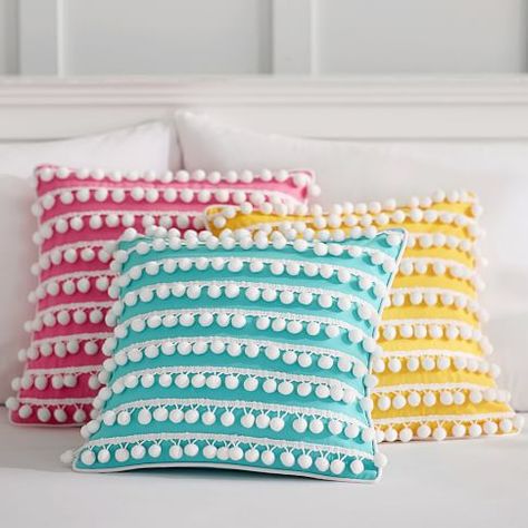 Creative Pillows, Pom Pom Pillows, Pillow Crafts, Bantal Sofa, Cushion Cover Designs, Trendy Sewing, Girly Room, Diy Cushion, Teen Bedding