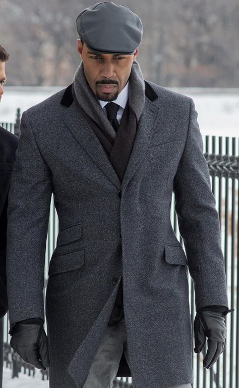 Power Grey Coat worn by Omari Hardwick Gentleman Mode, Omari Hardwick, Style Masculin, Mens Fashion Smart, Coat Outfit, Winter Stil, Mode Chic, Grey Coat, Sharp Dressed Man