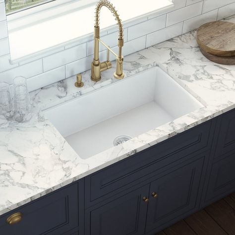 Undermount fireclay kitchen sink Home Kitchen Design, Top Mount Kitchen Sink, Fireclay Farmhouse Sink, Sinks Kitchen Stainless, Kitchen Sink Strainer, European Kitchens, American Kitchen, Fireclay Sink, Single Bowl Kitchen Sink