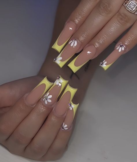 Yellow Frenchies Nails, Short Square Acrylic Nails Summer Yellow, Yellow Wedding Nails For Bride, Yellow Nail Inspo Acrylic, Baecation Nails, Yellow Coffin Nail Ideas, Pastel Yellow French Tip Nails, Yellow French Tip Acrylic Nails, White Yellow Nails