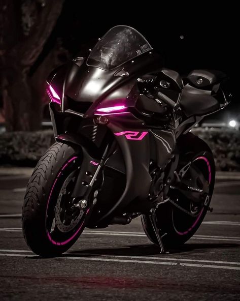 Bike Games, Purple Motorcycle, Motor Balap, Pink Motorcycle, Moto Yamaha, Image Moto, Motorcross Bike, Motorcycle Aesthetic, Biker Aesthetic