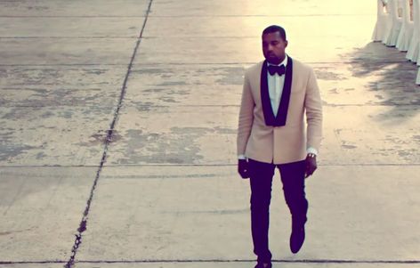 Blazer Kanye wears in runaway? « Kanye West Forum Kanye Runaway, Runaway Kanye West, Justin Bieber Outfits, Groomsmen Attire, Prom Outfits, Mens Skin Care, Kanye West, Wedding Suits, Mens Clothing Styles