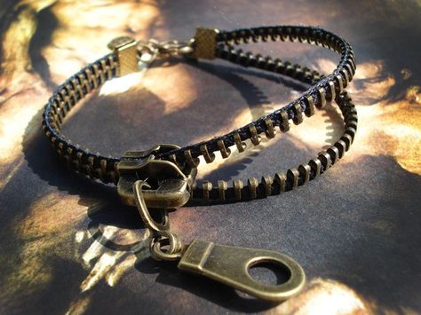 Zipper Bracelet Zipper Bracelet, Steampunk Bracelet, Punk Rocks, Zipper Crafts, Metal Jewelry Making, Eco Jewelry, Jewelry Box Diy, Neo Victorian, Chain Design