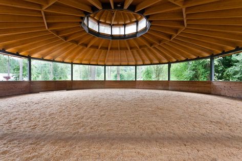 Indoor Jumping Arena, Indoor Arena Horse, Luxury Horse Stables, Covered Riding Arena, Arena Footing, Stable Style, Riding Arena, Horse Arena, Horse Barn Designs