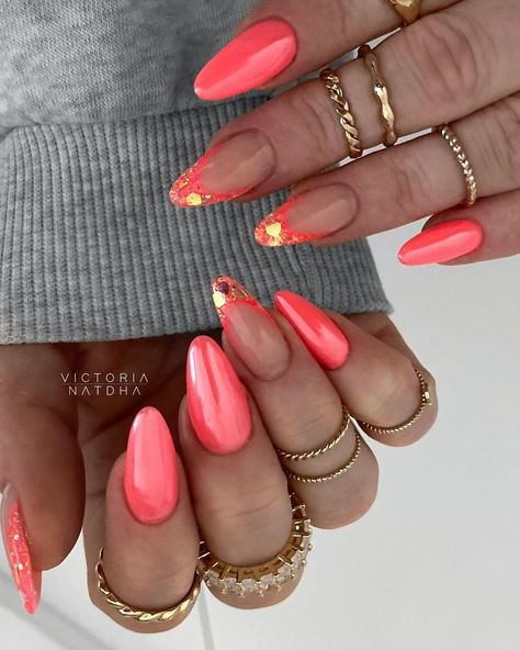 40 Simple Spring Nails 2023 to inspire you Red Colour Nail Art, Holiday Nails Summer 2023, Colour Nail Art, Summer Holiday Nails, Cruise Nails, Spring Nails 2023, Fancy Nail Art, Simple Spring Nails, Chrome Nails Designs