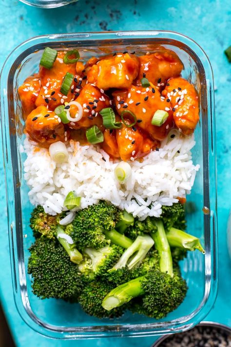 Honey Sriracha Chicken Meal Prep Bowls Healthy Ground Turkey, Prepped Lunches, Chicken Meal Prep, Meal Prep Bowls, Diet Vegetarian, Lunch Meal Prep, Idee Pasto Sano, Easy Meal Prep, Healthy Meal Prep