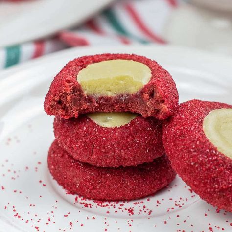 Red Velvet Cream Cheese Cookies - To Simply Inspire Russian Tea Cookies, Red Velvet Cookie Recipe, Peppermint Bark Recipes, Cookie Recipes Decorating, Cookie Recipes Chewy, Pudding Flavors, Making Butter, Buttery Shortbread Cookies, Oatmeal Cookies Chewy