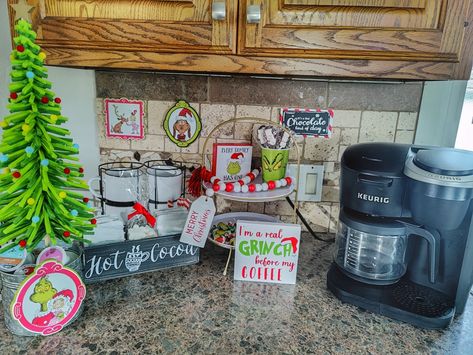 Christmas Grinch Grinch Christmas Coffee Bar, Grinch Coffee Bar Ideas, Grinch Coffee Bar, Grinch Hot Chocolate Bar, Grinch Hot Cocoa Bar, Grinch Christmas Theme, Cocoa Bar Christmas, Hot Cocoa Bar Christmas, Christmas Coffee Bar