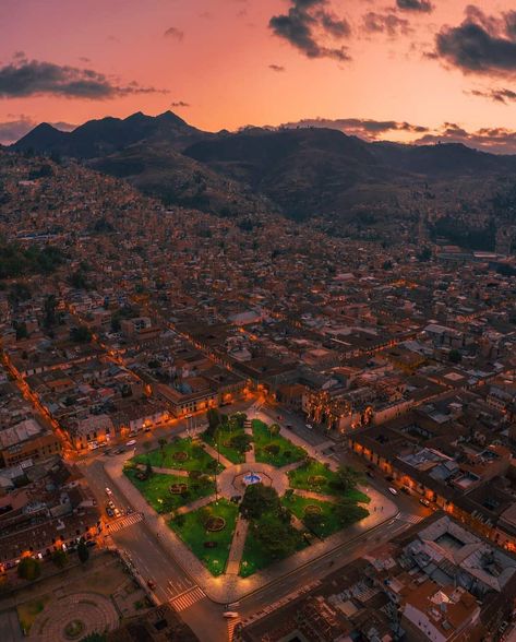 Conociendo Perú’s Instagram post: “Ciudad de Cajamarca al atardecer, apreciamos la belleza de su plaza de armas y sus pintorescos tejados que la hacen única y especial, sin…” Inca Empire, 2025 Wedding, Cusco Peru, Sacred Valley, Peru Travel, Machu Picchu, South American, South America, Peru