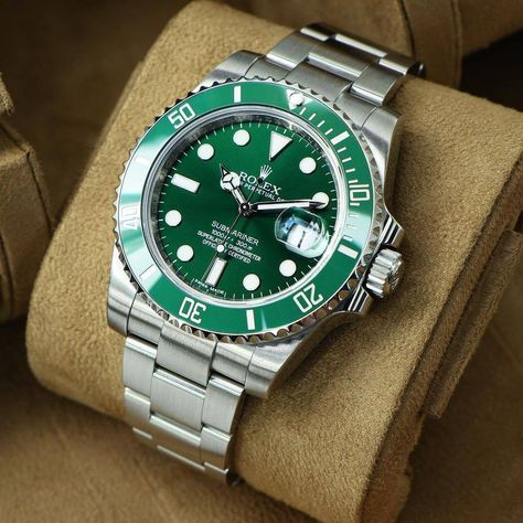 The Rolex Submariner showcases timeless elegance. #LuxuryWatch #TimelessStyle ⌚️ Win the wrist game with the iconic Rolex Submariner Hulk. #WatchCollector #LuxuryLiving Taking wristwear to the next level with the iconic Rolex Submariner Hulk. #LuxuryLiving #WatchEnthusiast #1stCopyRolex #RolexWatch #luxurytimepiece #WristGame #watchlovers #rolexsubmariner #rolexhulkedition #photomag Rolex Hulk Submariner, Rolex Hulk, Buy Rolex, Grey Watch, Rolex Submariner No Date, Submariner Date, Racing Drivers, Motor Sport, Wrist Game