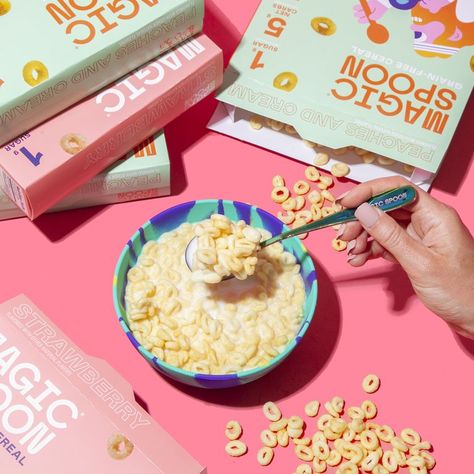 You Can Now Buy Keto-Friendly Cereal That Tastes Exactly Like Fruit Loops Cereals Photography, Magic Spoon, Low Carb Cereal, Summer Dump, Keto Cereal, Protein Cereal, Easy Summer Dinners, Dump Dinners, Healthy Cereal