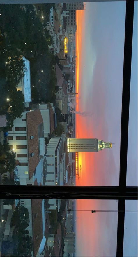 Ut Austin Dorm Room, Texas College Aesthetic, University Of Texas At Austin Aesthetic, Ut Austin Dorm, Ut Austin Aesthetic, Austin Texas Aesthetic, Austin Vibes, Ut College, Ut Tower