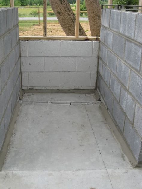 Dog Kennel Design Ideas - Page 2 note the slant on the grout along the base Kennel Design, Kennel Business, Dog Kennel Flooring, K9 Kennels, Building A Dog Kennel, Dog Boarding Facility, Dog Boarding Kennels, Dog Kennel Designs, Kennel Ideas