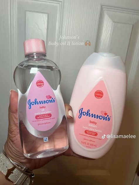 #follow #beautyblog #beauty #blogging #skincare #skin #blogger #blog Beauty Blogging, Johnsons Baby, Body Hygiene, Hygiene Care, Simple Skincare Routine, Shower Skin Care, Perfect Skin Care Routine, Smell Goods, Skincare Aesthetic