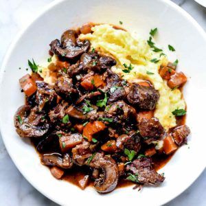 Classic Beef Bourguignon Recipe - foodiecrush .com Fall Freezer Meals, Roast Beef Tacos, Best Beef Stew Ever, Tuscan Beef Stew, Beef Stew With Red Wine, Easy Beef Bourguignon, Stew With Red Wine, Beef Burgundy Recipe, Beef Burgundy