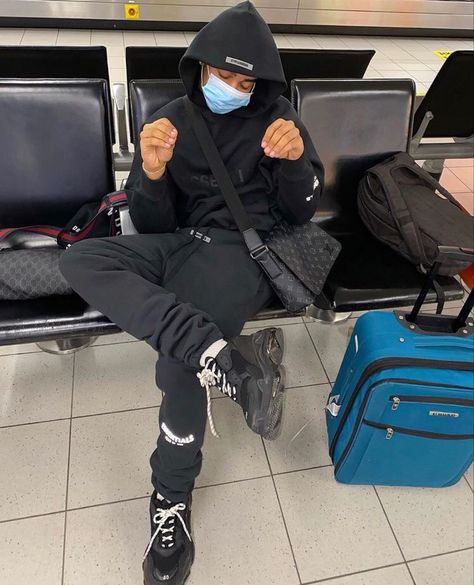 In Love With A Stranger, Airport Outfit Men, Luxury Fashion Outfits, Drip Fits, Drippy Outfit, Guy Fits, Airport Fits, Drip Outfit Men, Black Men Fashion Swag