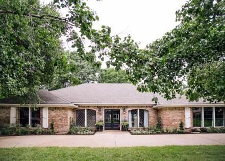 AFTER Joanne Gaines, Trees For Front Yard, Hgtv Fixer Upper, Chip And Jo, Magnolia Farms, Exterior Makeover, Chip And Joanna Gaines, Inviting Home, Magnolia Homes