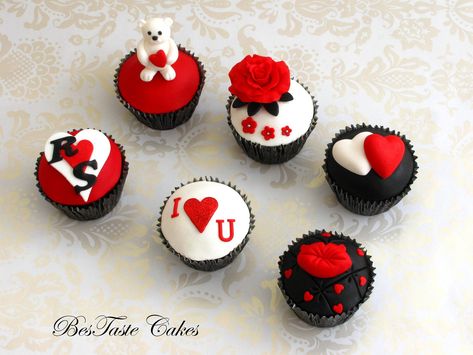 photo Valentines Cupcakes Decoration, Pinterest Cupcakes, Valentines Cakes And Cupcakes, Anniversary Cupcakes, Funfetti Cupcakes, Valentine Day Cupcakes, Fondant Cupcake Toppers, Cupcake Cake Designs, Oreo Cupcakes