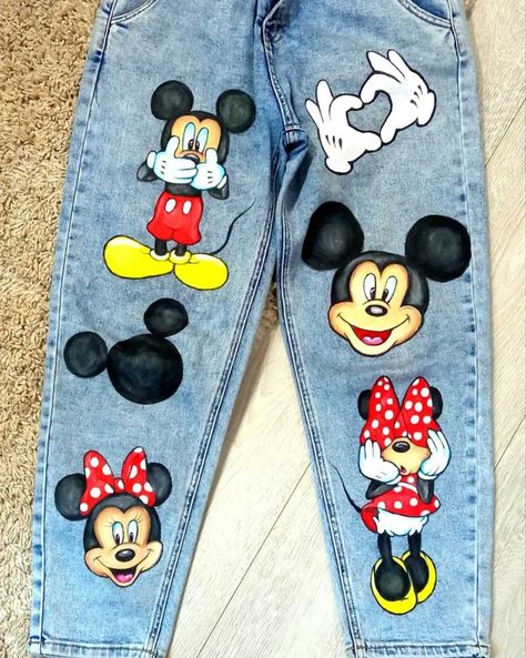 Mickey and Minnie, hand painted, jeans, moms Micky Mouse Jeans, Minnie Mouse Costume Diy, Mickey Mouse Jeans, Painting Shirts, Painted Overalls, Hand Painted Jeans, Custom Jeans Diy, Colorful Animal Paintings, Mouse Paint