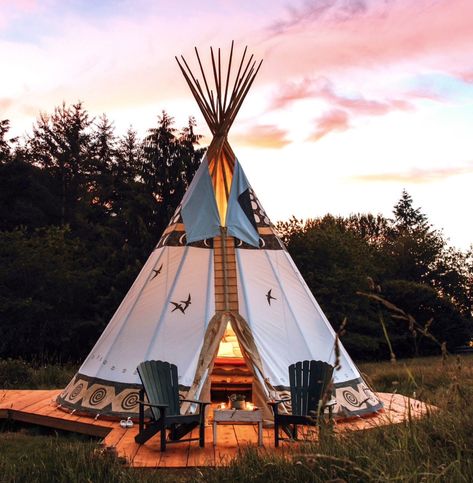 How To Build A Teepee Outdoors, Diy Teepee Tent Outdoor, Bamboo Tipi, Backyard Tipi, Teepee Glamping, Glamping Teepee, Backyard Teepee, Teepee Designs, Camping Teepee