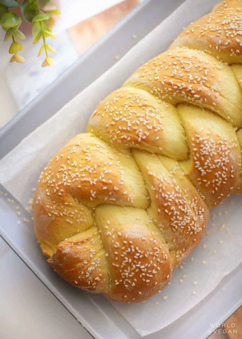 Halla Bread, Vegan Challah Bread, Vegan Challah, Round Challah, Vegan Bread Recipe, Shabbat Dinner, Refined Coconut Oil, Braided Bread, Small Microwave