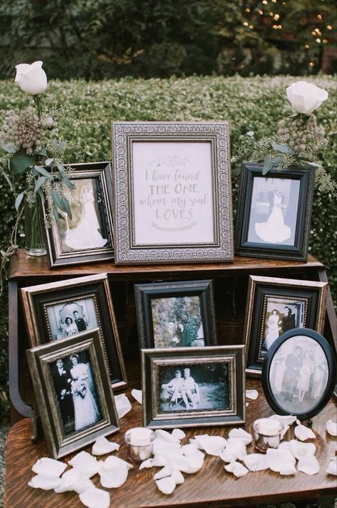 Wedding Photo Display At Reception, Jordans Wedding, Family Wedding Pictures, Wedding Photo Table, Old Wedding Photos, Wedding Guest Book Table, Memory Table Wedding, Engaged Af, Wedding Photo Display