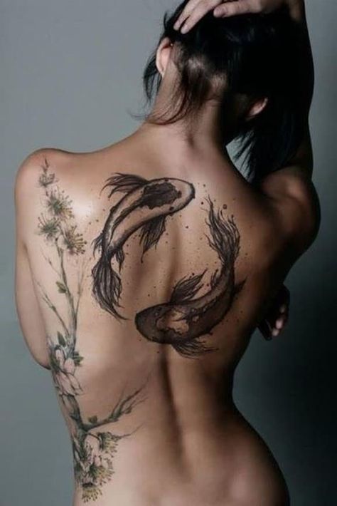 Koi Fish Well Detailed Back Tattoo Art 16 Tattoo, Tier Tattoo, Upper Back Tattoos, Girl Back Tattoos, Muster Tattoos, Koi Tattoo, Koi Fish Tattoo, Carpe Koi, Face Tattoos