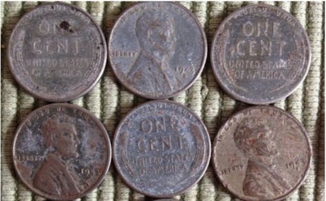 You heard that right: the one thing that you may not even bother to pick up if you found it on the street could be worth the price of an expensive luxury car! 1943 Penny, Wheat Penny Value, Old Pennies Worth Money, Steel Penny, Old Coins Value, Rare Pennies, Valuable Pennies, Penny Values, Wheat Pennies