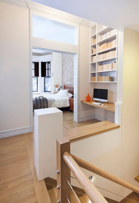 10 Brilliant Ways to Use Wasted Space on a Landing Home Office Landing Area, Stair Landing Office Space, Top Of Stairs Landing Storage, Landing Office Space, Large Landing Ideas, Loft Design Ideas Upstairs, Landing Office, Guest Room Office Ideas, Room Office Ideas