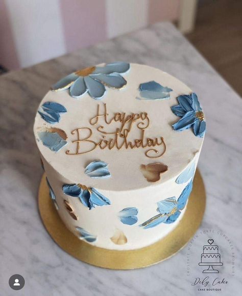 Simple Cake Designs Blue, Simple Flower Birthday Cake, Valentines Cookies Decorated Ideas, 29th Birthday Cakes, Kue Fondant, Blue Birthday Cakes, Small Birthday Cakes, 14th Birthday Cakes, 25th Birthday Cakes