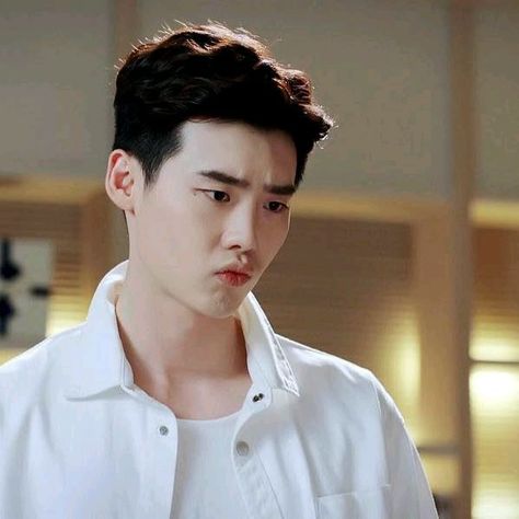 Lee Jong Suk Kang Chul W the two worlds W The Two World, Lee Jong Suk Funny, Lee Jong Suk W Two Worlds, W Two Worlds Apart, Lee Jong Suk Ceci, Han Hyo Joo Lee Jong Suk, Jong Suk Wallpaper, Love In Korean, Lee Jong Suk Wallpaper