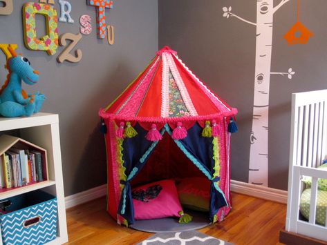 Ikea Hack! Make a boho kids tent or reading nook with fabric Mod Podge and a $19 tent from Ikea. Ikea Tent, Ikea Classroom, Rabbit Houses, Tent Hacks, Backyard Tent, Kids Tent, Teepee Play Tent, Kids Backyard, Ikea Kids