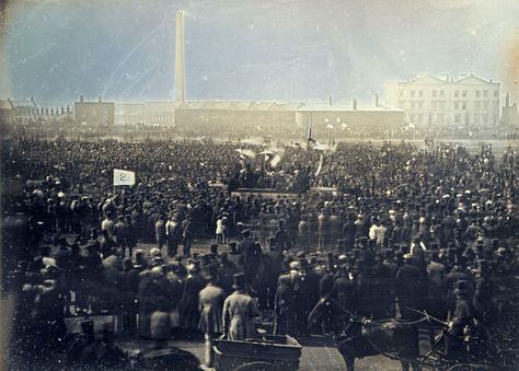 in 1848, the world's first group photo was taken at a Chartist rally in Kennington, London Google Art Project, History Of Photography, Industrial Revolution, South London, Art Google, Historical Photos, Old Photos, Vintage Photos, Paris Skyline