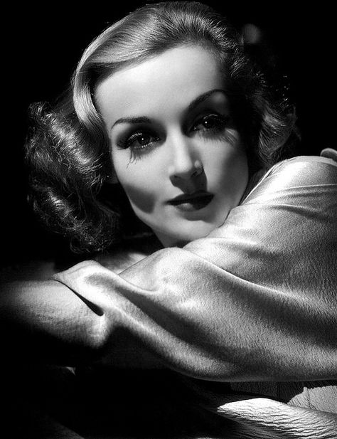 Carole Lombard - by George Hurrell 1937 Carole Lombard Clark Gable, George Hurrell, Carmen Miranda, Hollywood Photo, Olivia De Havilland, Carole Lombard, Clark Gable, Glamour Photo, Classic Actresses