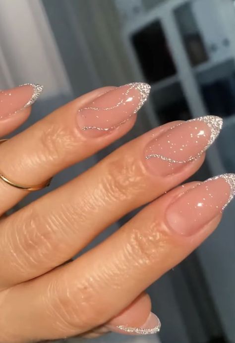 22+ Stunning Silver Nail Ideas You Need To Try This Winter — ASHLINA KAPOSTA Silver Nail Ideas, Cake Dress, Silver Nail, Basic Nails, Dress Open Back, Almond Acrylic Nails, Sparkle Nails, Girl Cake, Acrylic Nails Coffin Short